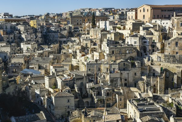 Come può una piccola libreria incrementare le vendite attraverso eventi culturali locali?
